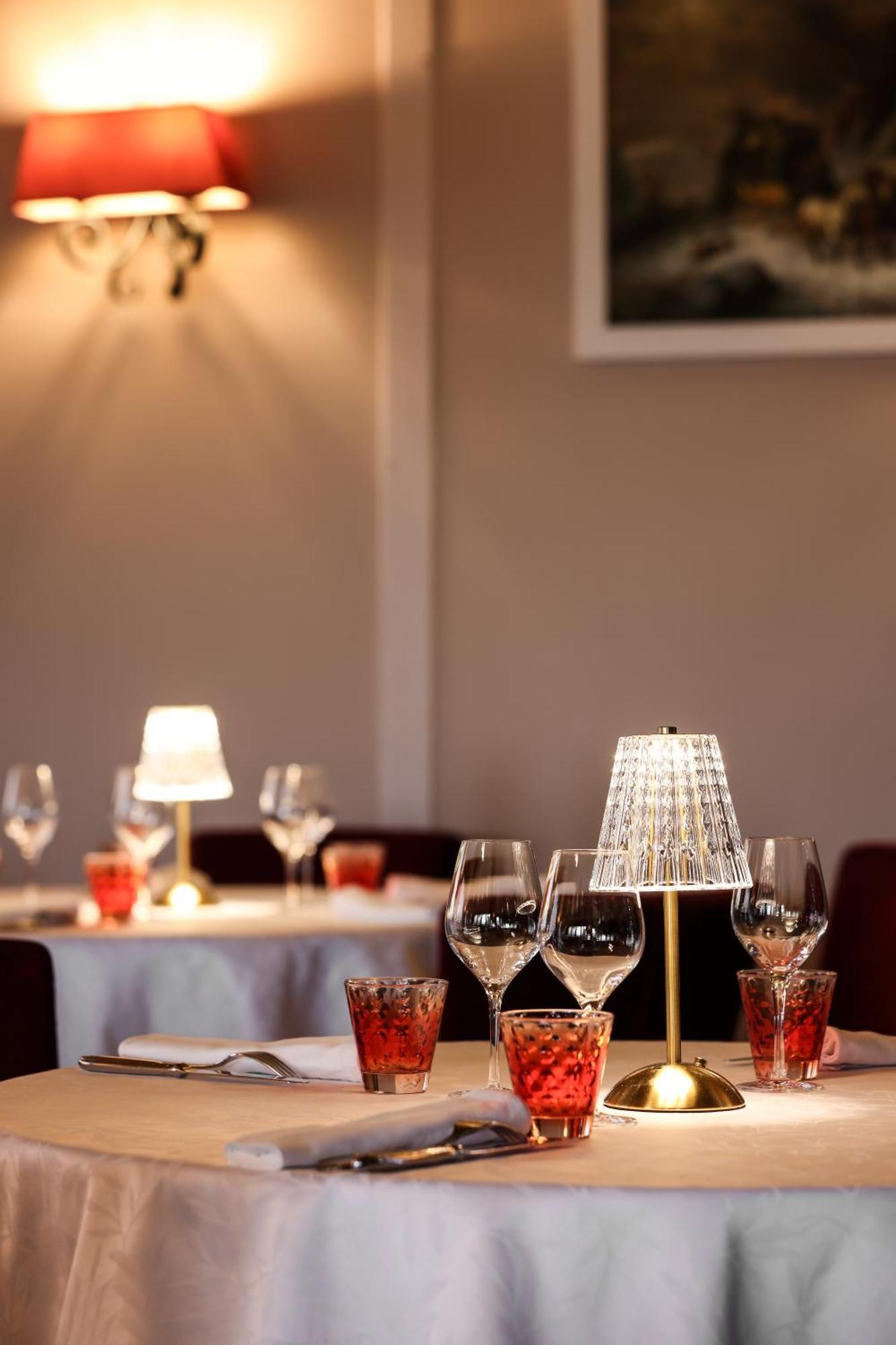 Logis Hotel-Restaurant Les Voyageurs La Coquille Luaran gambar