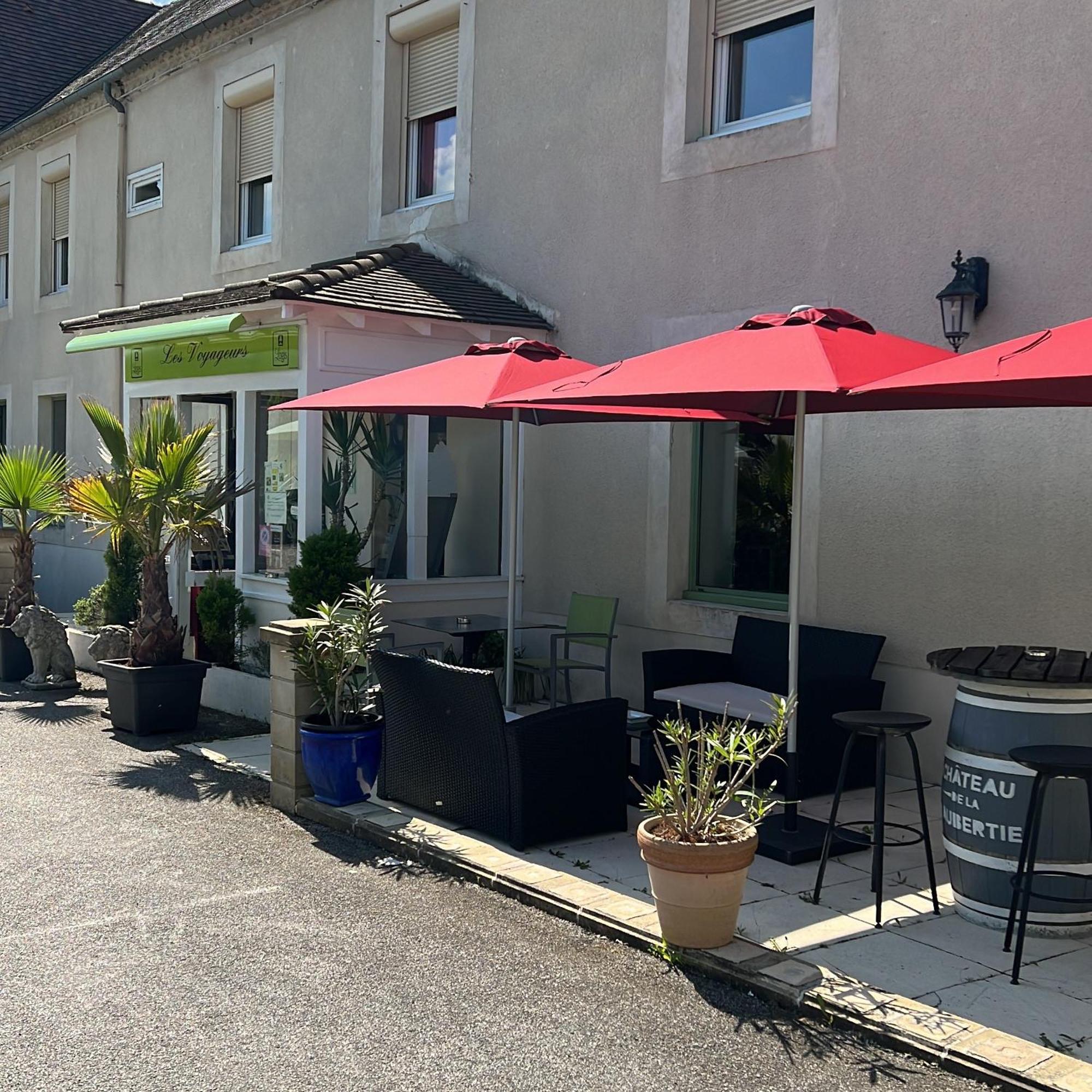 Logis Hotel-Restaurant Les Voyageurs La Coquille Luaran gambar