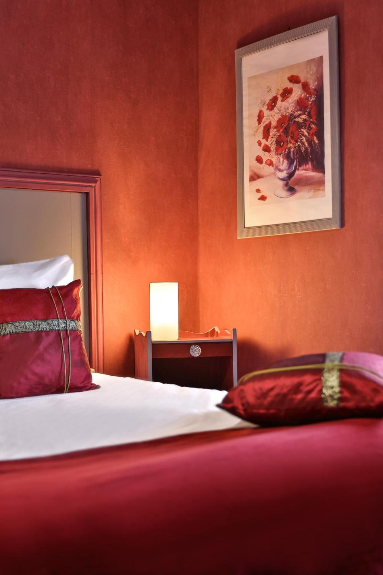 Logis Hotel-Restaurant Les Voyageurs La Coquille Luaran gambar