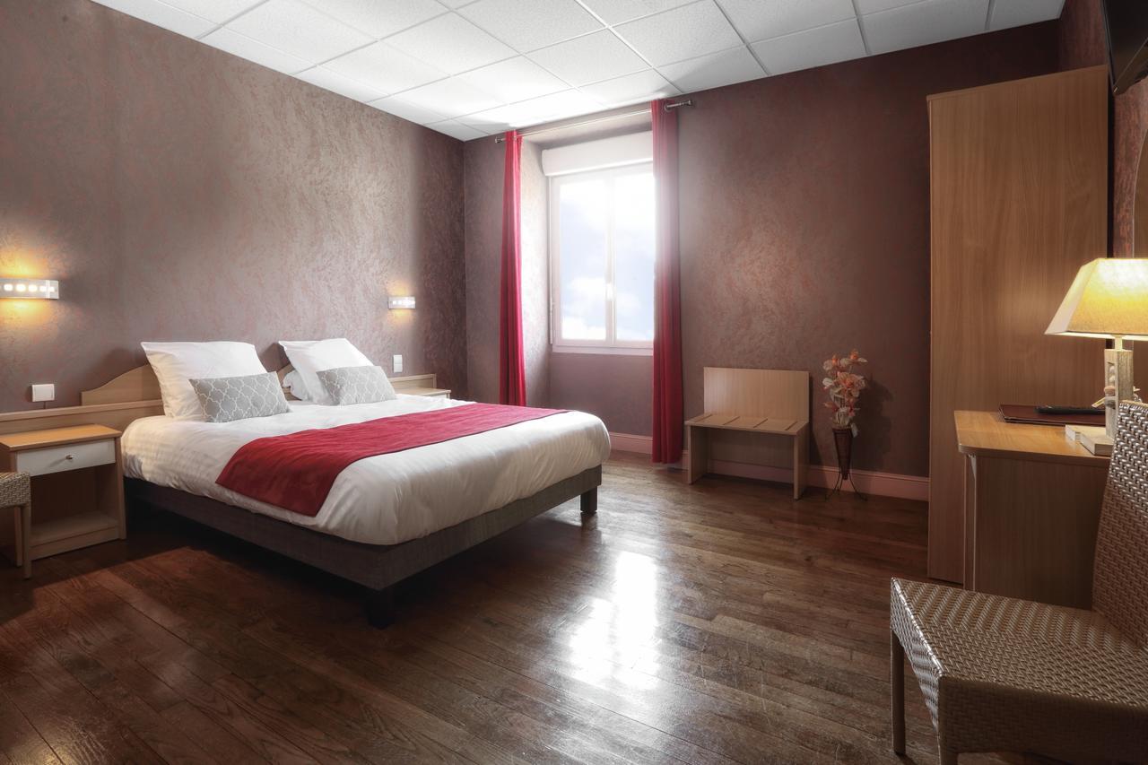 Logis Hotel-Restaurant Les Voyageurs La Coquille Luaran gambar