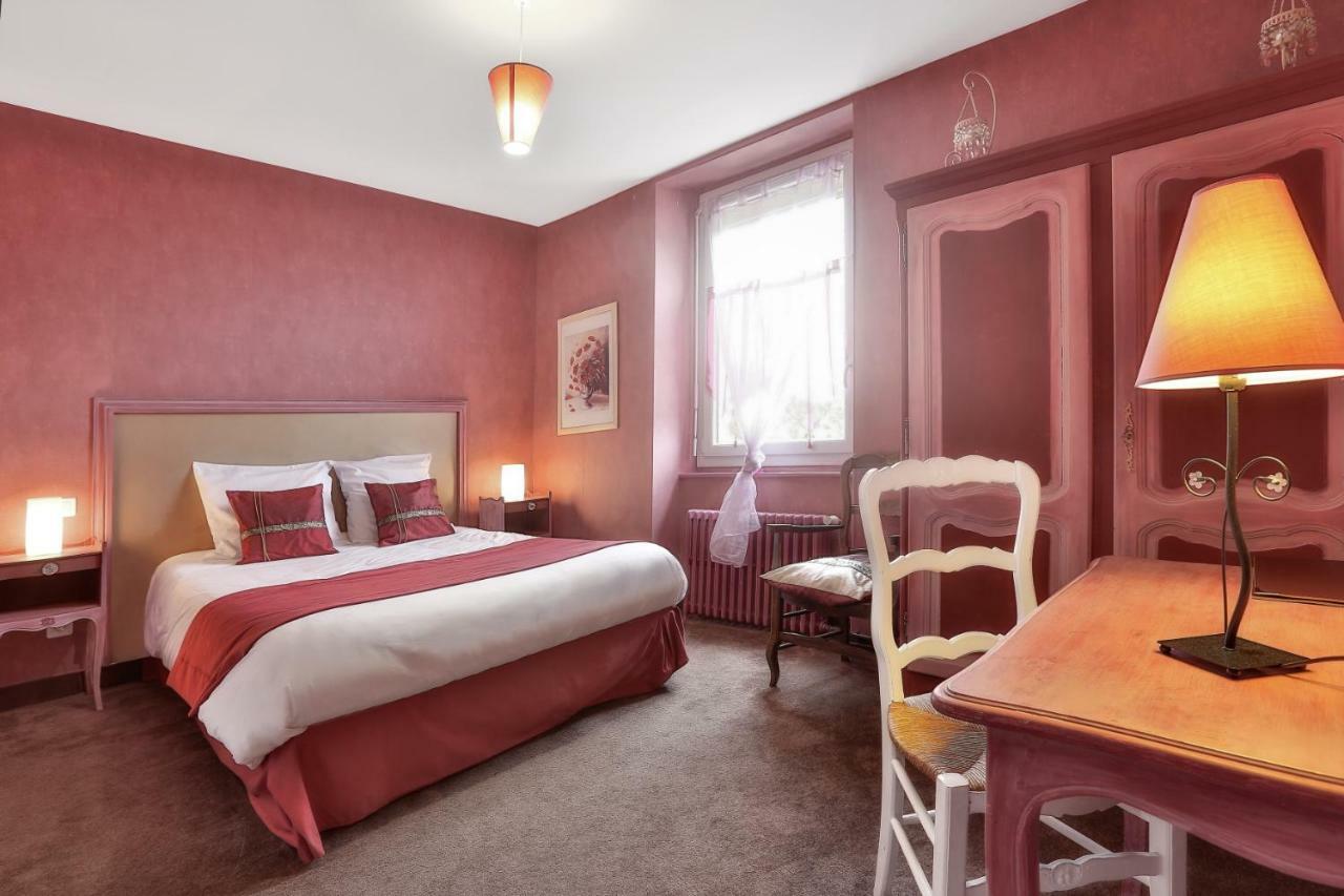 Logis Hotel-Restaurant Les Voyageurs La Coquille Luaran gambar
